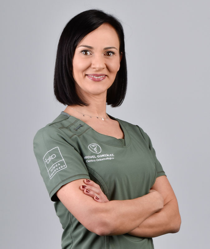 Paula Bousoño - Dentista en Oviedo especialista en Odontopediatría y ortodoncia