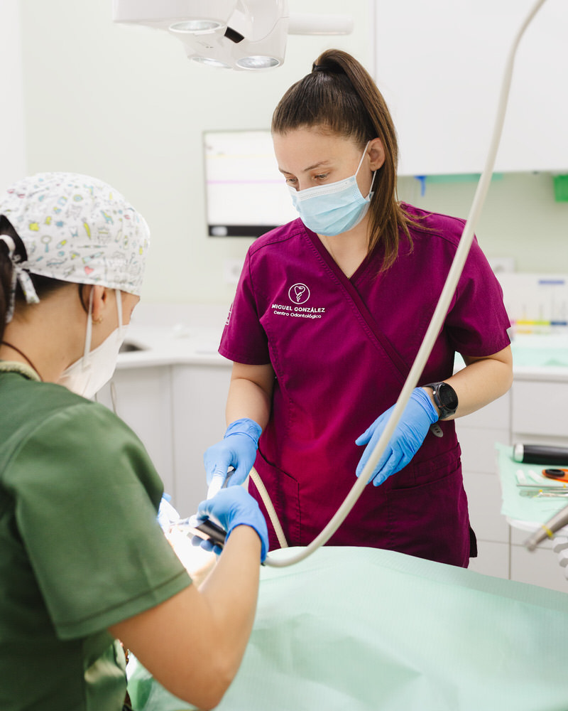 Periodoncia en Oviedo con la Dra Luisa Castillo en el Centro Odontológico Miguel González 7